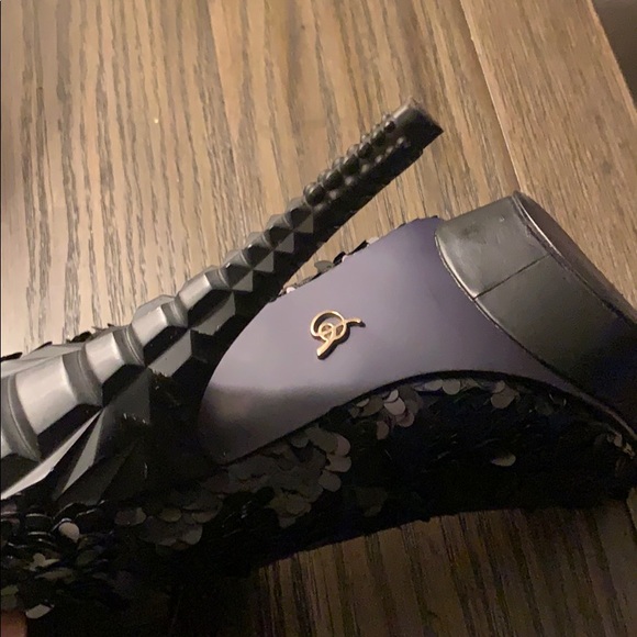 Rachel Roy black sequin platform heels - Picture 3 of 5
